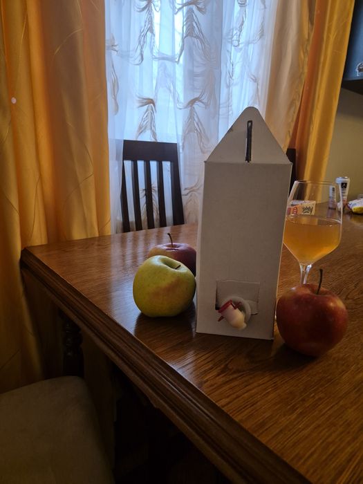 Suc de mere 100% natural