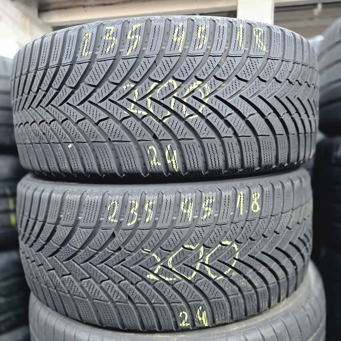 2x 235/45/18 M+S SEMPERIT 2024 Stare excelentă