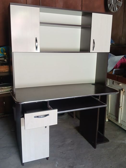 Продается компьютерный стол, Mebel sotiladi