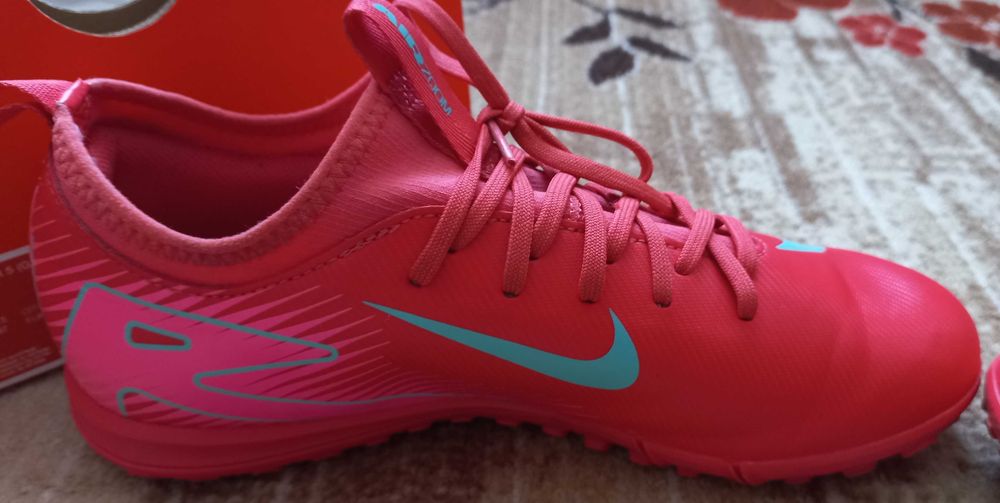 Nike JR Zoom Vapor 16 – Детски футболни обувки – Отлично състояние