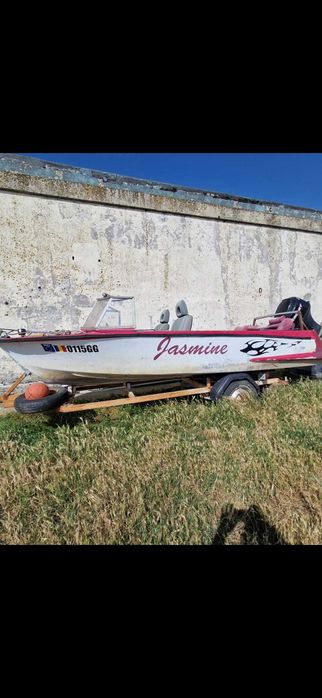 Barca cu motor Mercury 40 CP