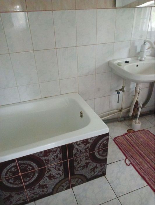 Inchiriez 1 cameră cu baie în Barieră