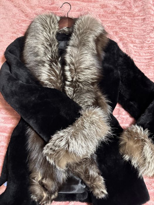 Луксозен кожух от чели и висококачествени кожи  . Естествен косъм