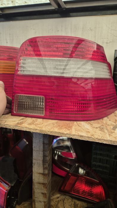 Оригинални Стопове Хела за Голф 4 хечбек