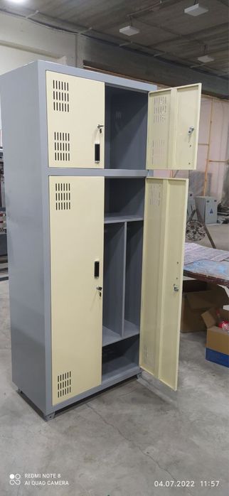 Металлический шкаф