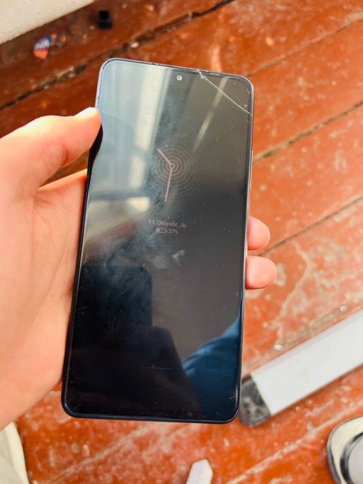 Poco f3 
256 8+8 
Ekran 120 hz amoled
Kar dak full
Oʻyinga ham boshqa