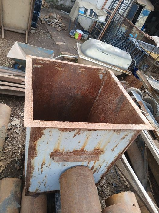 Musor bochka sotiladi