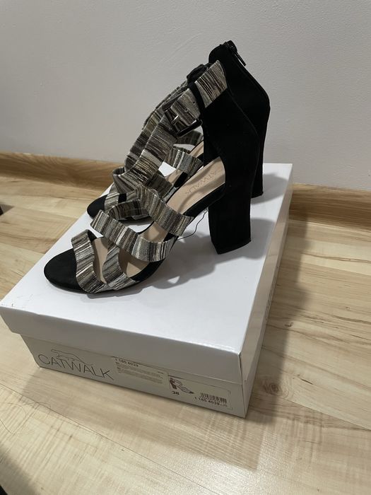 Sandale cu toc Deichmann