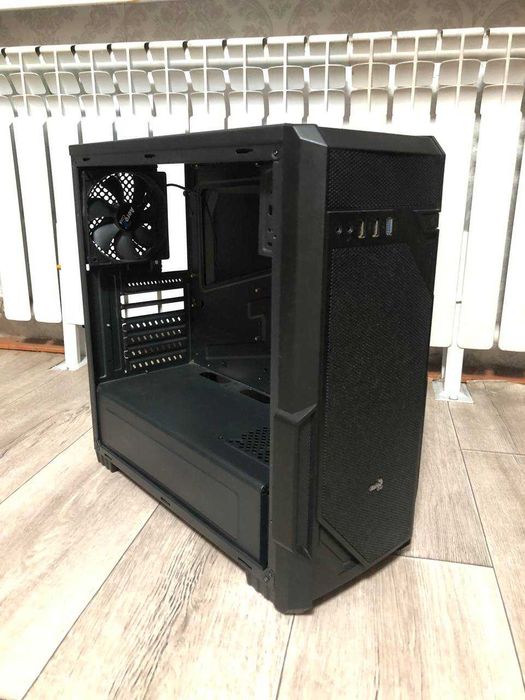 Корпус AeroCool с 2 кулерами