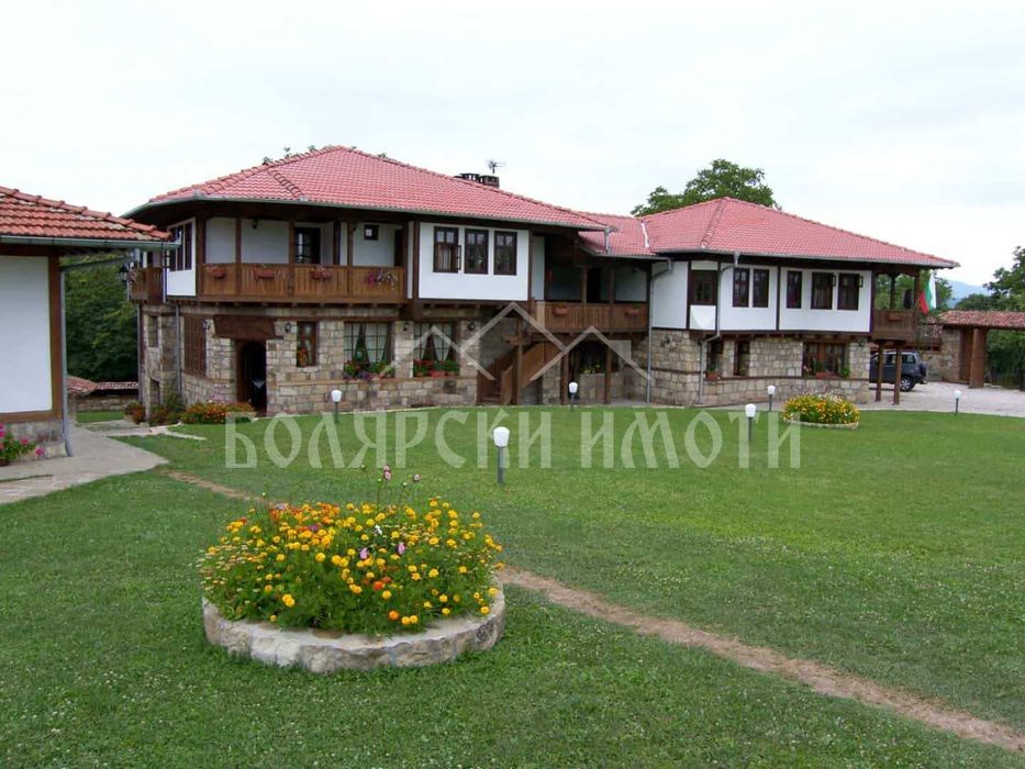 Продава се Хотел в Елена - 1285 кв.м за 779 €/кв.м - Снимка #11