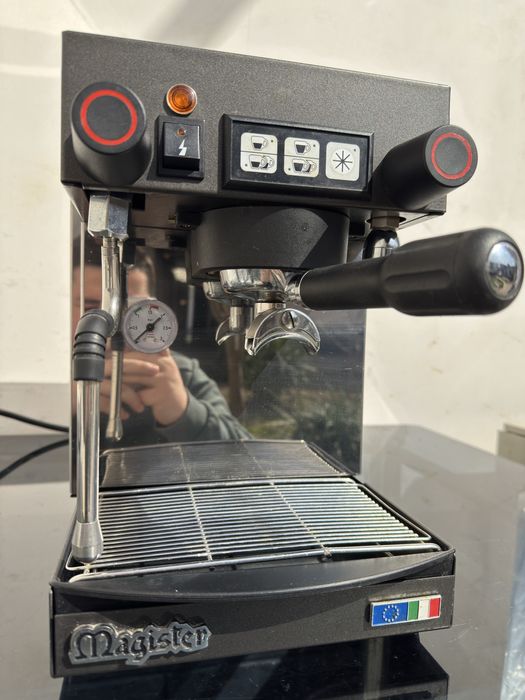 насияга Кофемашина Magister ES40 Automatic Version