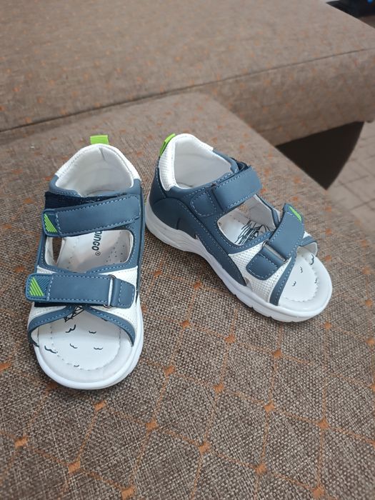 Новые сандалии, 26 размер