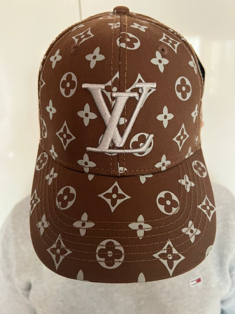 Shop Louis Vuitton Monogram shadow cap (CASQUETTE MONOGRAM SHADOW, M76580)  by Mikrie