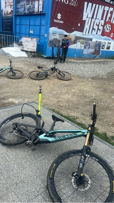 Bicicleta Downhill Canyon Sender 2024, fox 40, sram x0