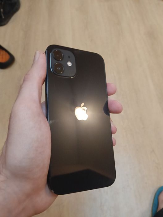 iPhone 12 64 GB с 86% Батерия