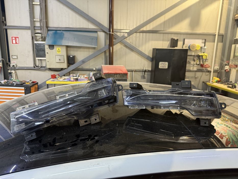 Set proiectoare tesla 107739600D 107739500D