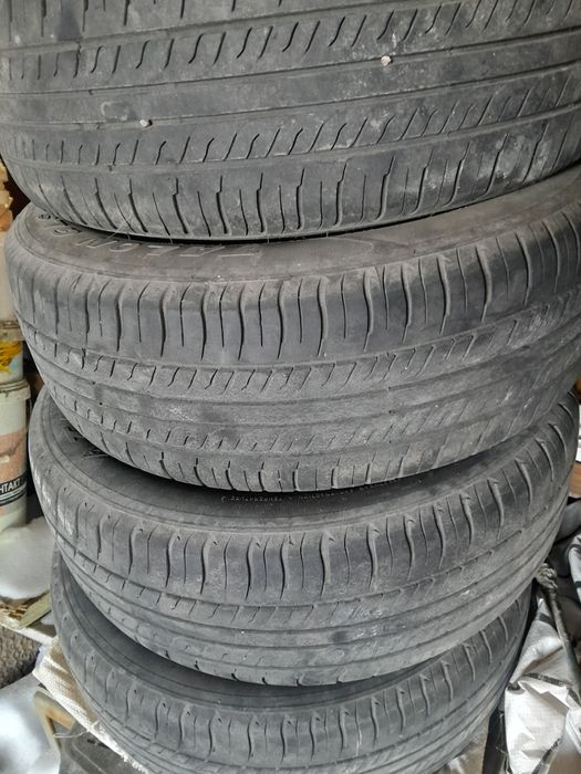 Продам шины хорошие