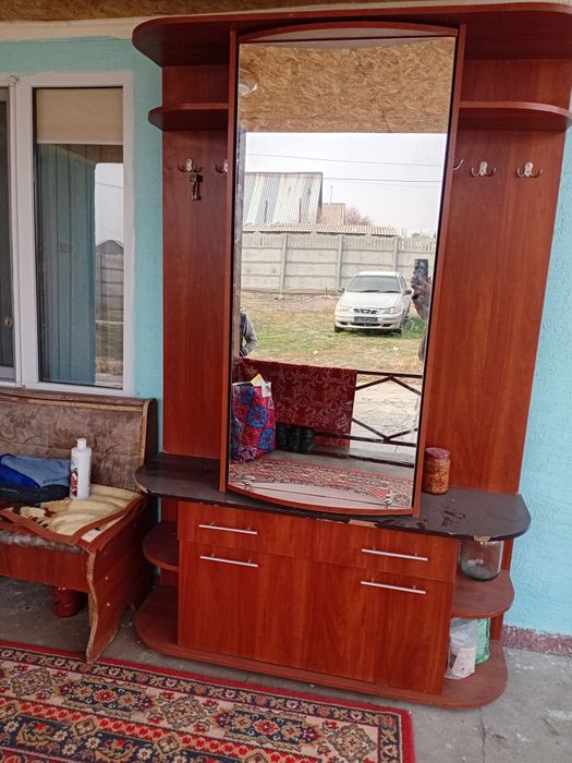 Продаем прихожку