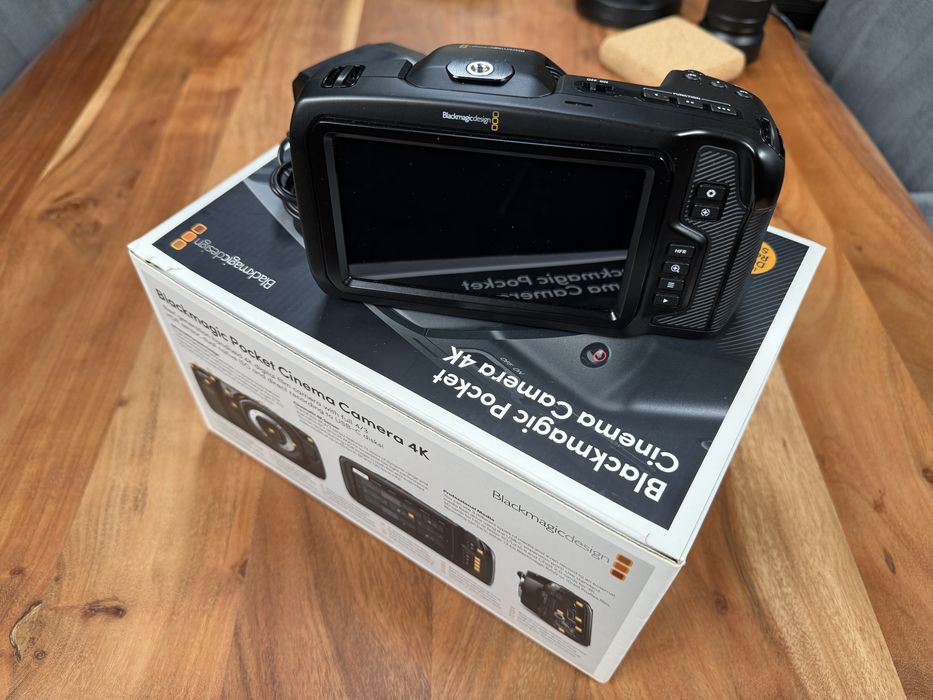 Vand / schimb Blackmagic Pocket Cinema Camera 4K – stare impecabila