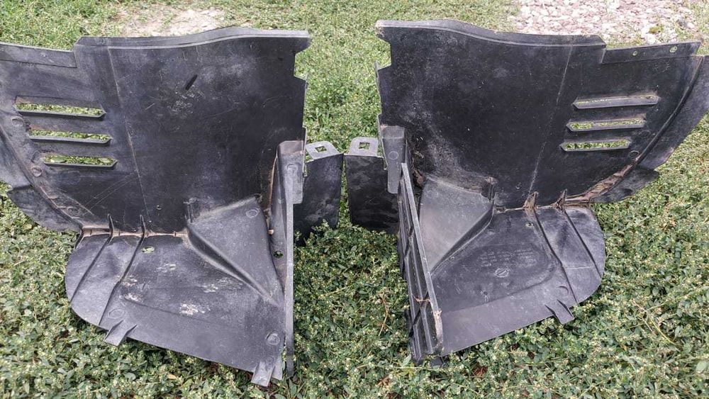 Подкрылки передние оригинал, на мерседес w202.