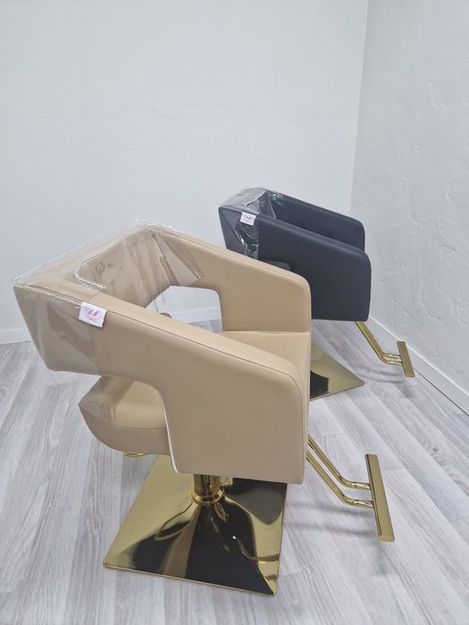 Парикмахерское кресло