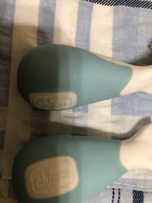 Продаются кружка  и соски.