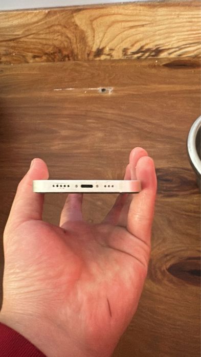 iPhone13   Феис айди істеиді каропкасы бар