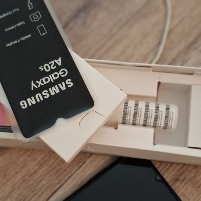 Продам Samsung A20s
