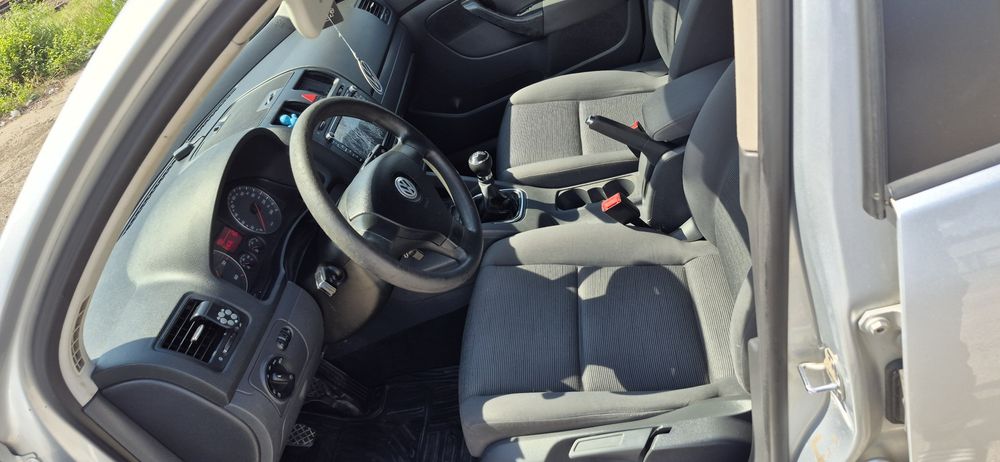 Vând vw golf 5 1.9tdi