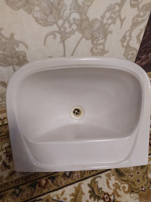 Продам раковину керамическую