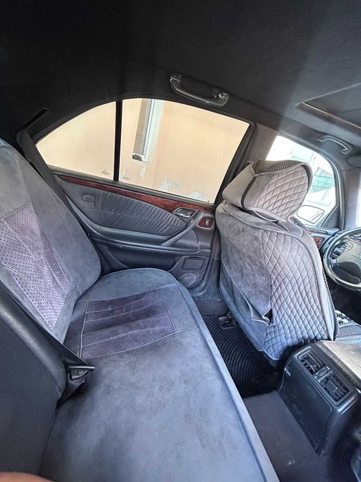 Mercedes benz E 320 W 210