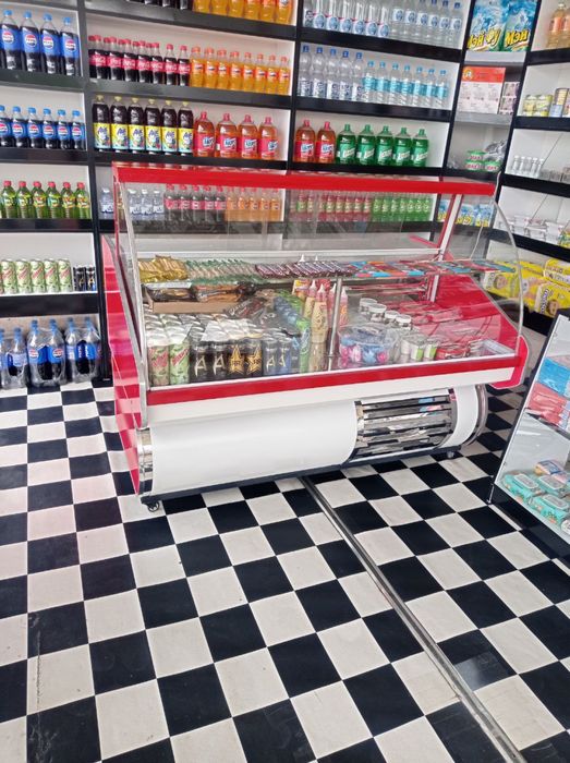 Витрина холодильник