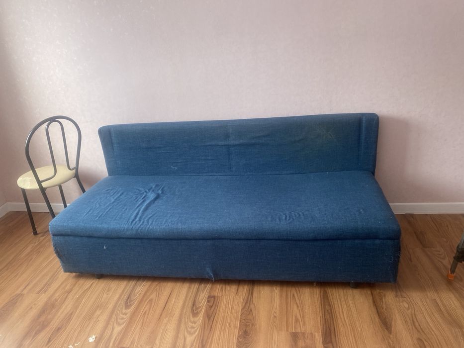 Отдам диван даром