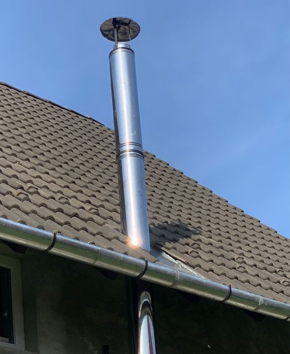 cos de fum horn la centrala sobe pe lemne tubulaturi la hota