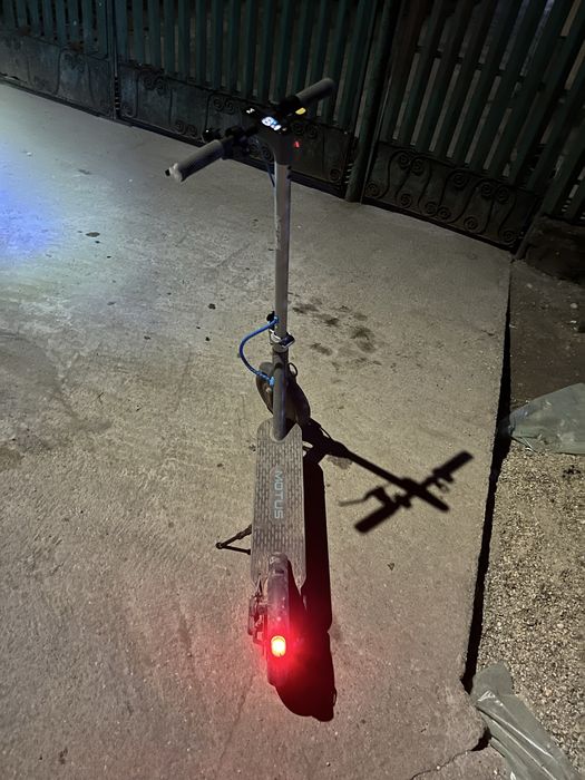 Vand trotinetă electrică aproape noua 9/10