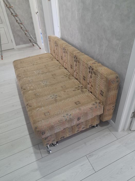 Диван ,тахта продам