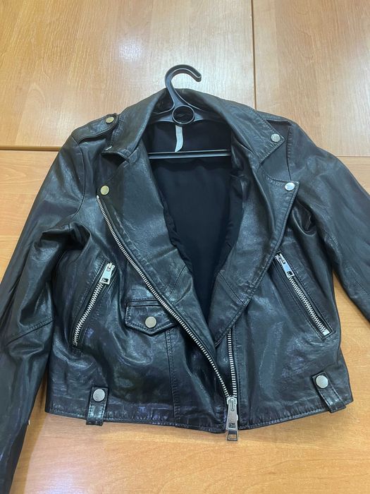 Продам куртку женскую