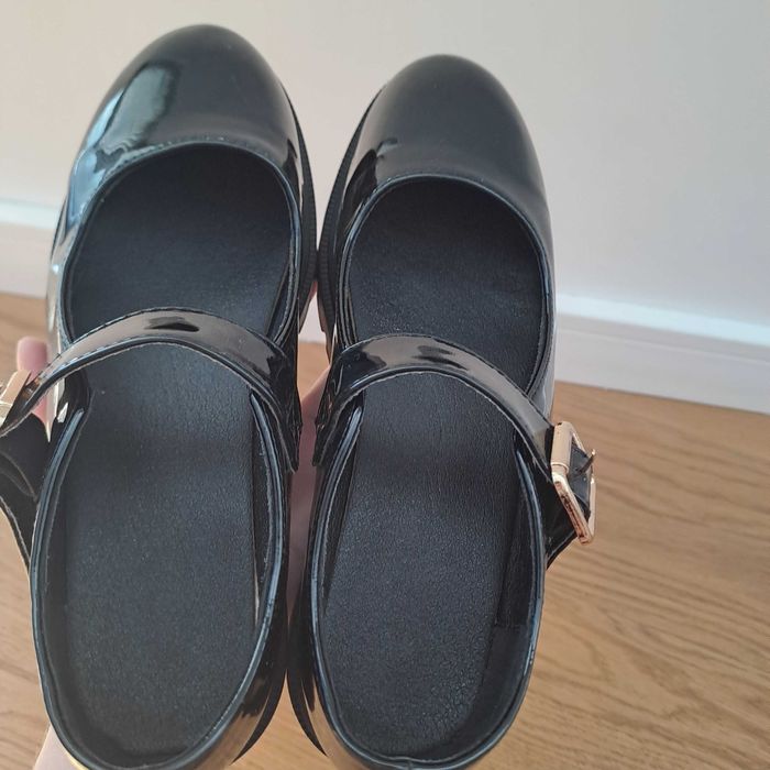 Pantofi lac CCC marime 36