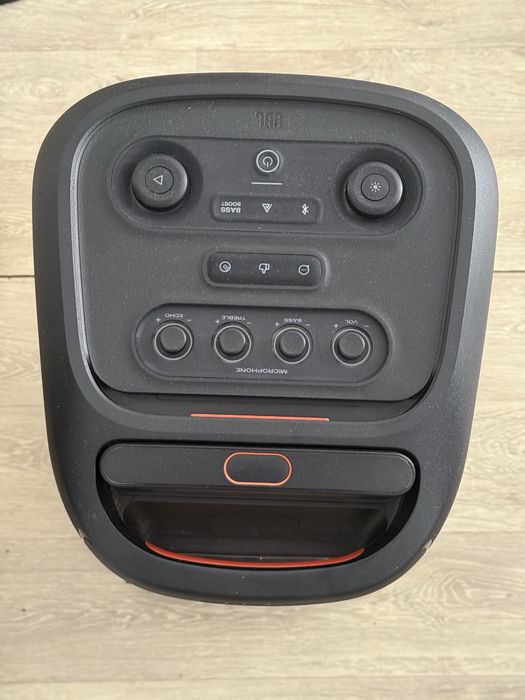 JBL PartyBox 320– stare excelentă, sunet puternic, Bluetooth