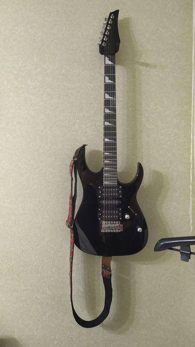 Продается Электрогитара Stratocaster !