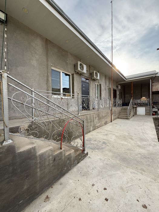 5 соток ер нархида уй сотилади! ADA гостиницадан 500 метр кирганда