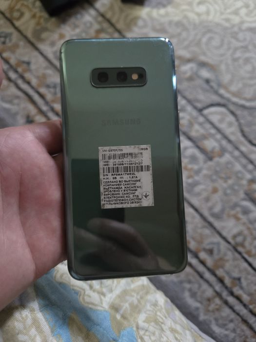 Самсунг           S10e