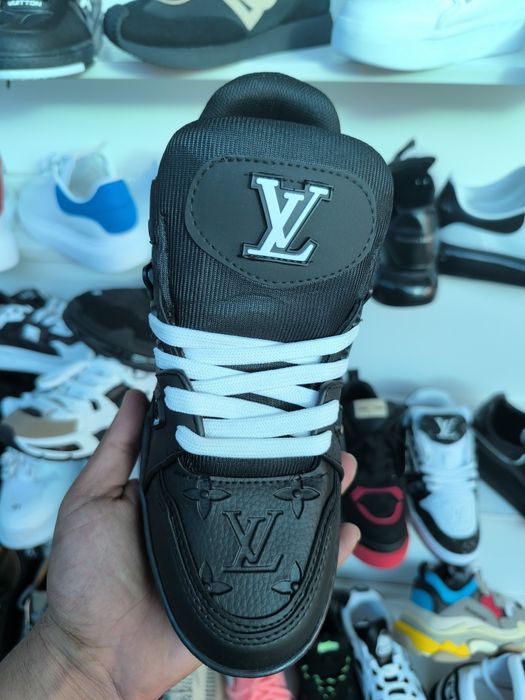 LV negru cu alb calitate premium super ofera lichidare stoc