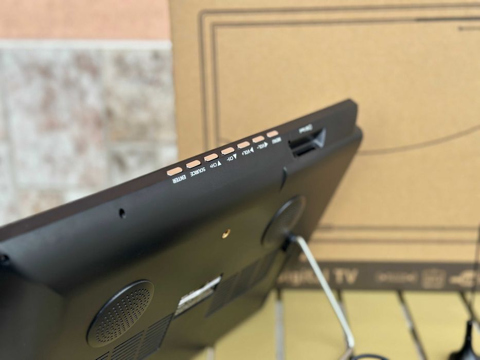 Преносим цифров телевизор PERFECT TV – 14" HDMI/USB/AV, 12V/220V