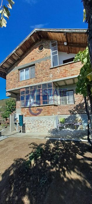 Масивна двуетажна тухлена къща в село Съдиево, общ.Айтос, обл. Бургас