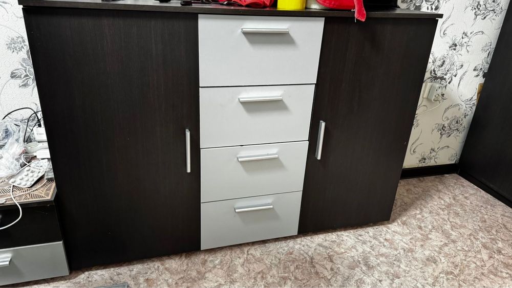 Продам спальный гарнитура