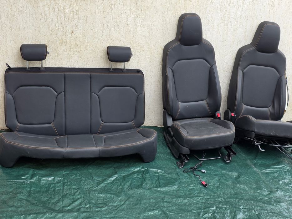 Scsune si banchete Dacia Spring