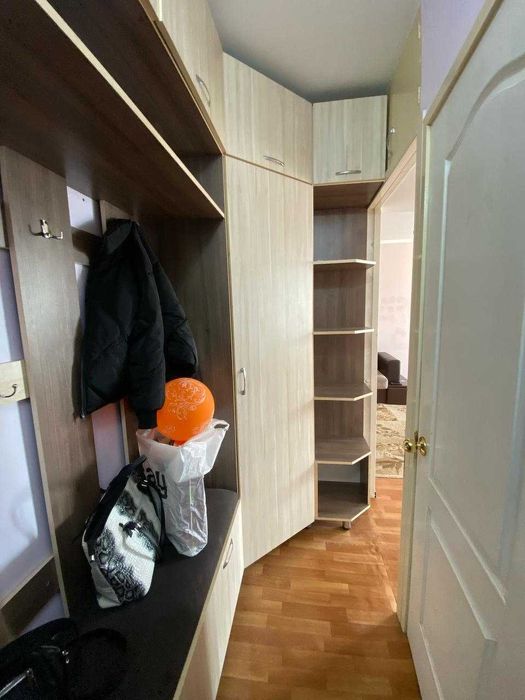 продам 2 комнатную Спутник