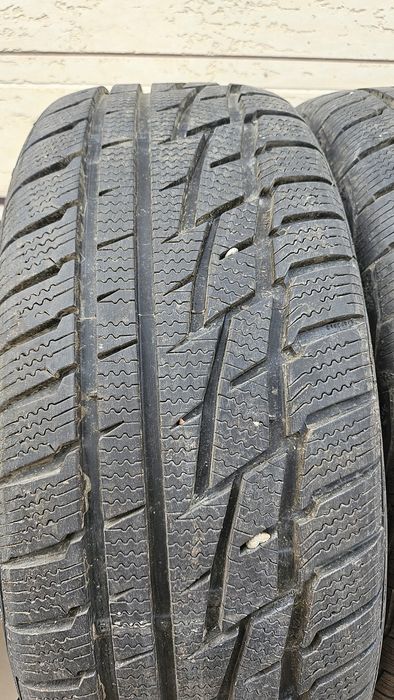 Зимние шины в хорошем состоянии