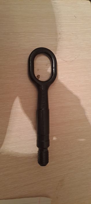 Продам крюк буксировочный